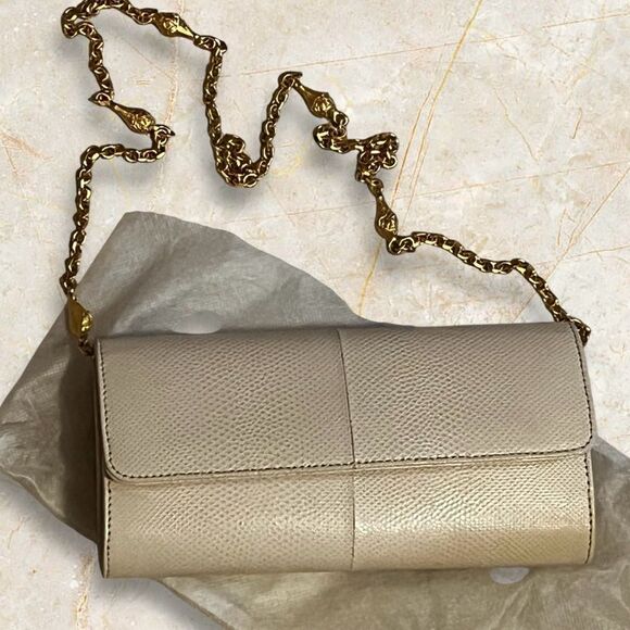 Ashreil cream textured shoulder bag gold tone chain with vintage style detail - Picture 2 of 12
